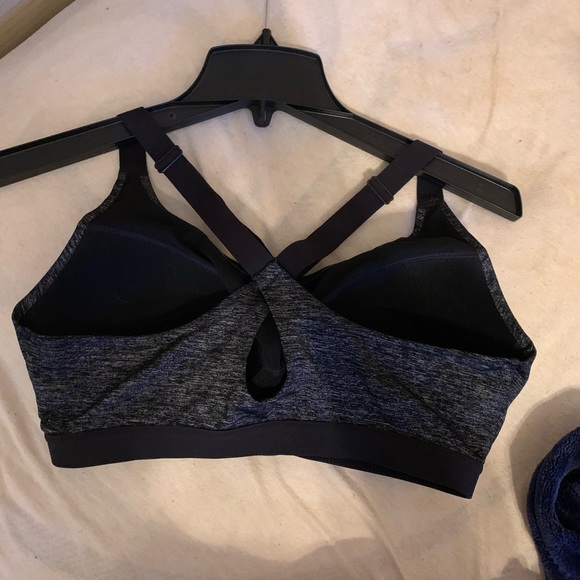 Victoria secret sports bra - Picture 2 of 3